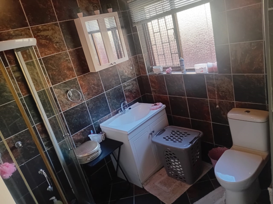 6 Bedroom Property for Sale in Heiderand Western Cape